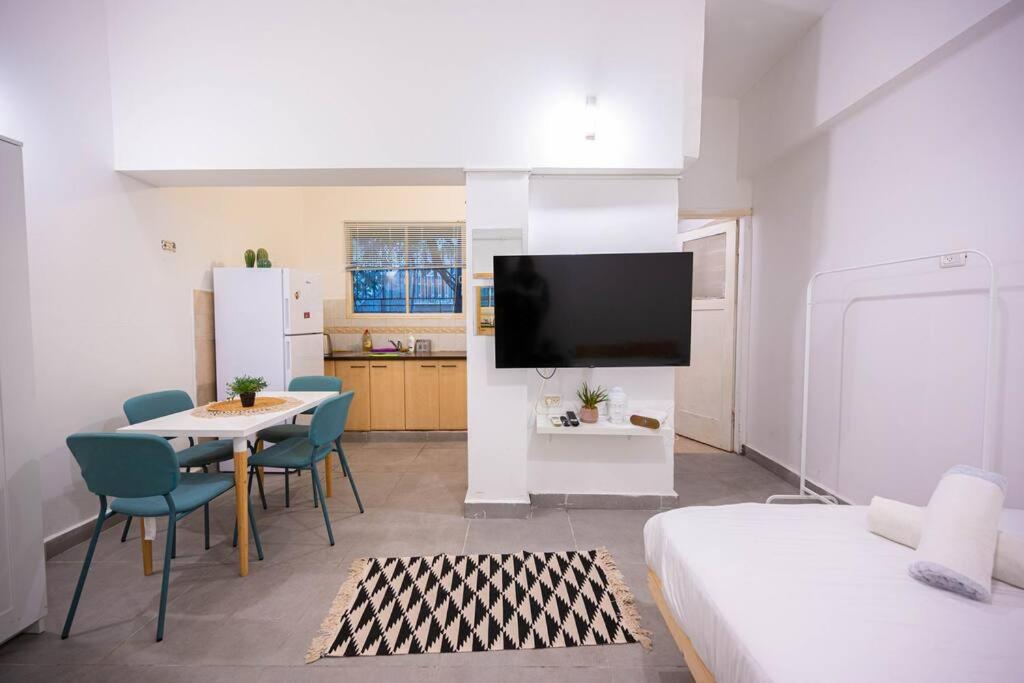 Studio Apartment In Ben Yehuda Cozy And Convinent Tel Aviv Ngoại thất bức ảnh