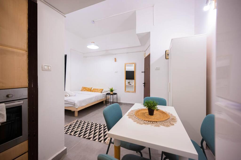 Studio Apartment In Ben Yehuda Cozy And Convinent Tel Aviv Ngoại thất bức ảnh